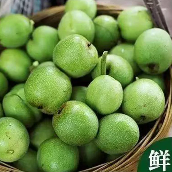 陕西2025新鲜青皮湿核桃薄壳油香秦岭精品香玲油香核桃绿皮山核桃