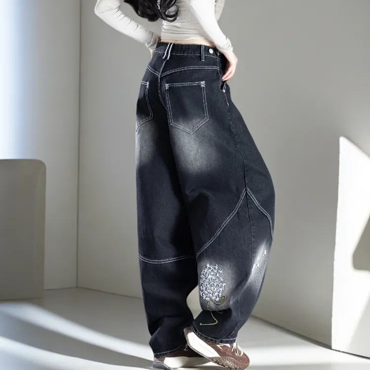 潮牌刺绣牛仔裤女款爆款2025新款秋季弯刀阔腿裤复古水洗小众裤子