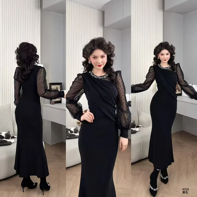 黑色带钻鱼尾礼服裙