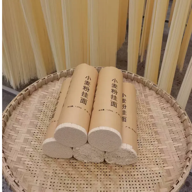 四川南部农村传统工艺制作，无盐挂面麦香味自然晾晒营养健康面条