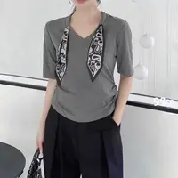薇莎6972【现货】V领丝巾中袖T恤