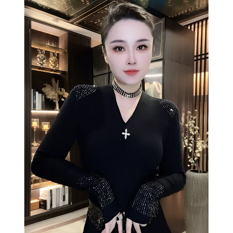 烫钻V领百搭打底时尚性感显瘦修身气质设计感打底衫