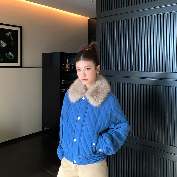 北海道漫步 百搭蓝色菱形格夹棉环保毛领棉服短款外套