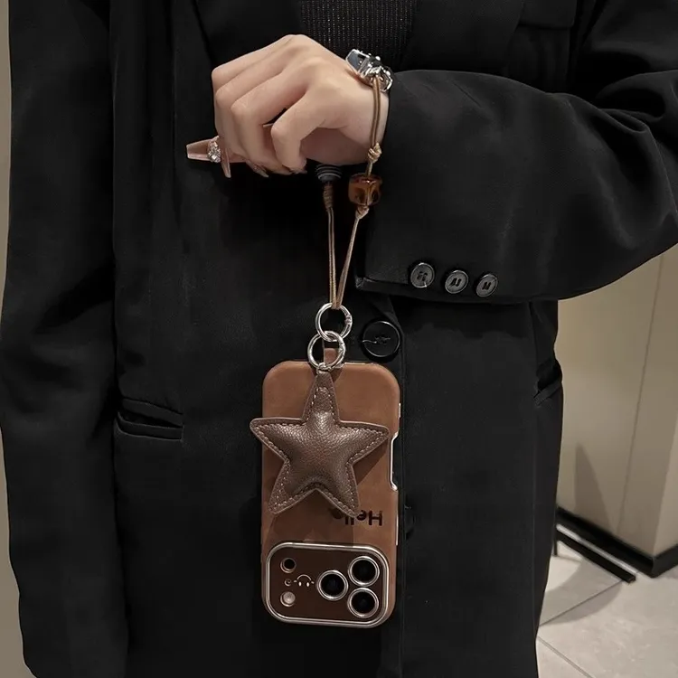 大视窗复古棕色皮质适用iPhone17ProMax手机壳苹果16腕带15斜挎13