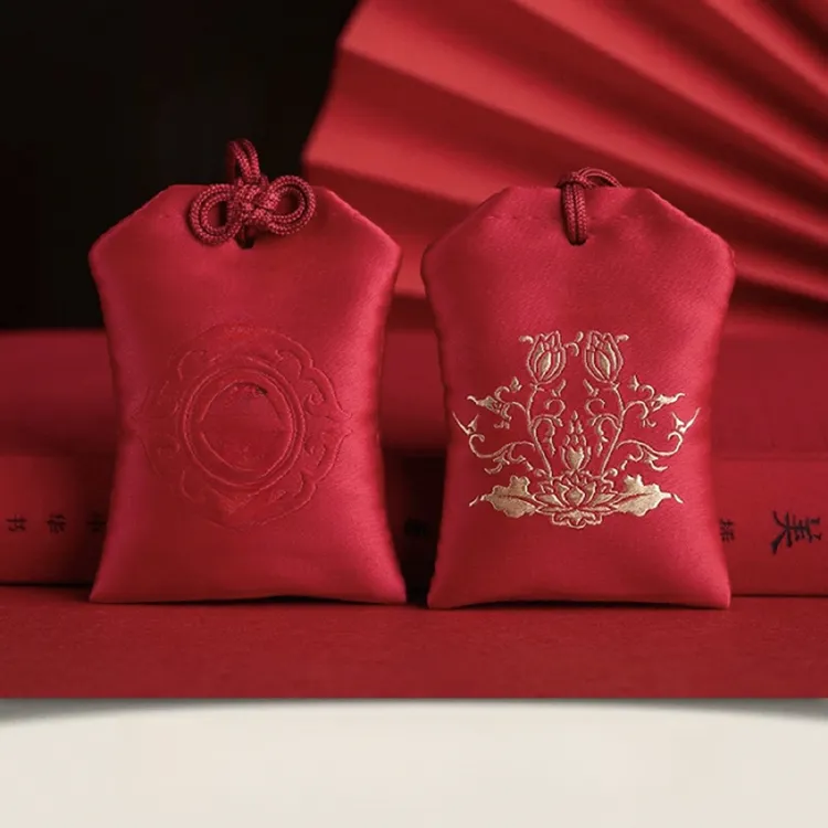 红色刺绣香包中式挂饰可挂脖可随身