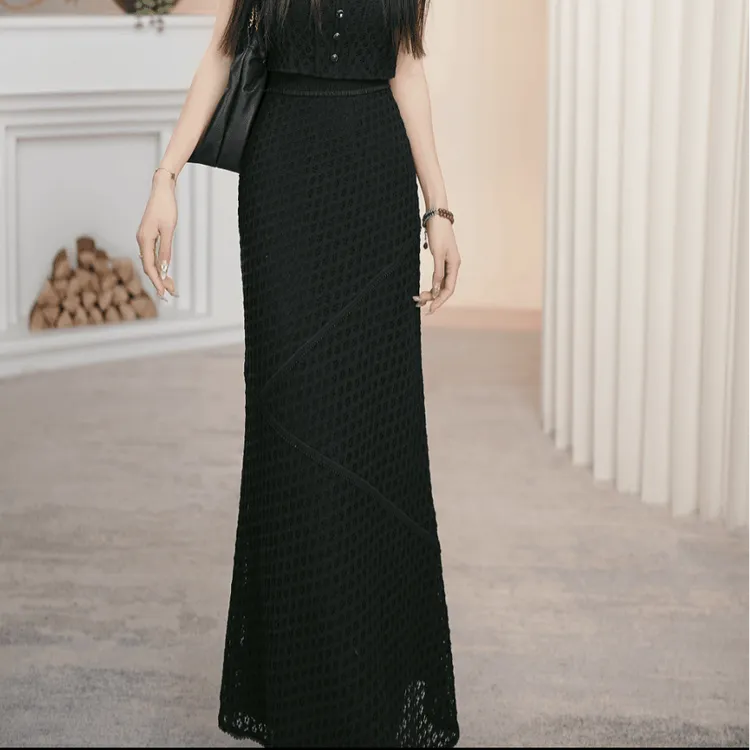 AMASS/阿玛施25新款黑色轻奢设计感百搭时尚镂空半身裙520033   