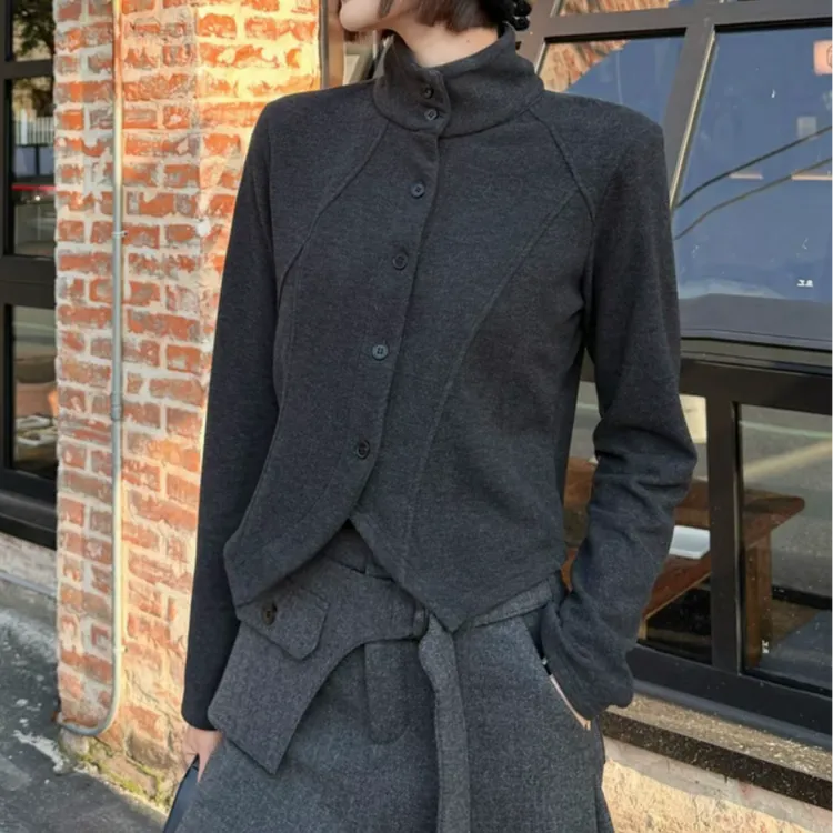 2025冬季新款加绒保暖小众设计立领长袖正肩修身显瘦打底上衣T恤