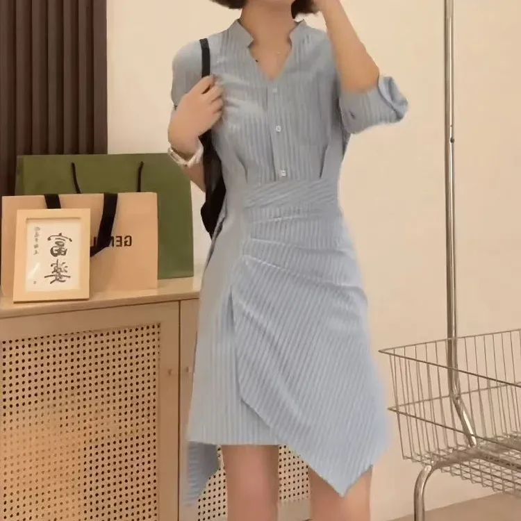 夏季时尚气质风衬衫裙设计款百搭不规则连衣裙收腰褶皱条纹连衣裙