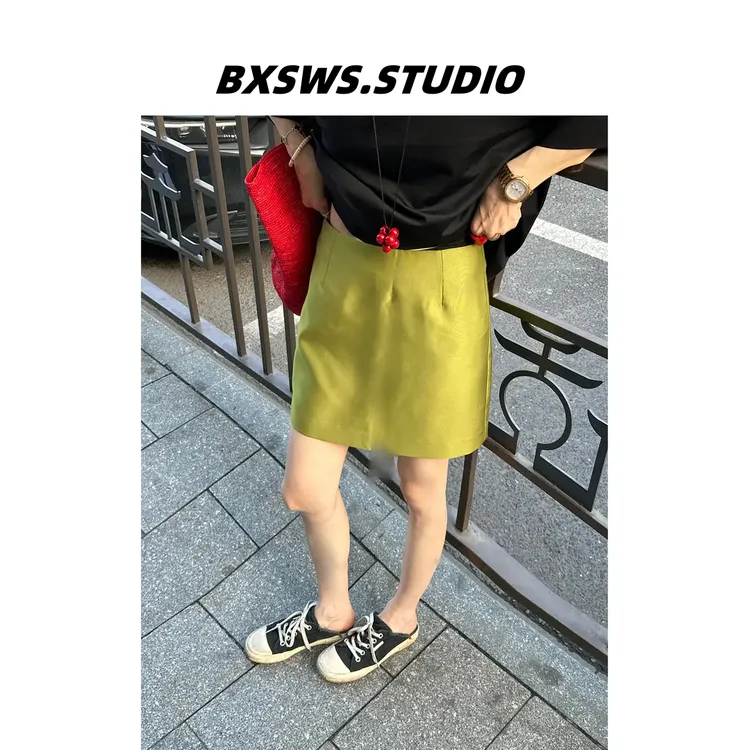 不写散文诗 复古绿缎面百搭设计感半身裙女秋季纯色高腰A字短裙女