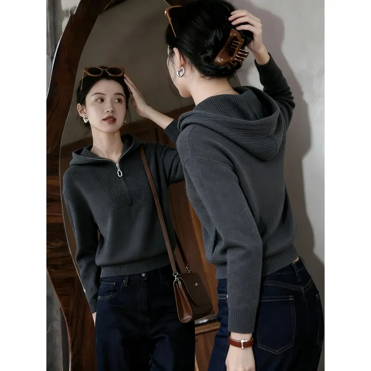 适合小个子灰色连帽毛衣女2025年秋冬新品时髦洋气宽松显瘦针织衫