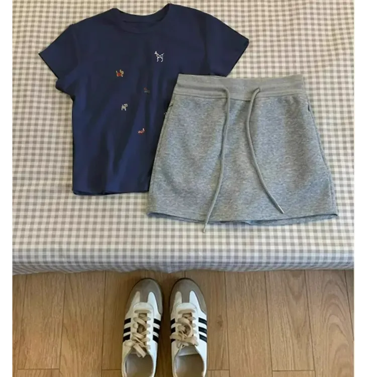 可盐可甜~有范！夏季新款时髦穿搭正肩短袖T恤女灰色半身裙两件套