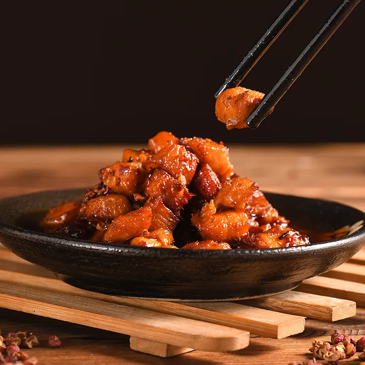 贵州特产向伍老灶鸡丁肉类休闲零食下酒菜