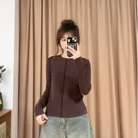 85658余小鱼【竖线打底】三色纯色圆领套头时尚气质百搭长袖女装