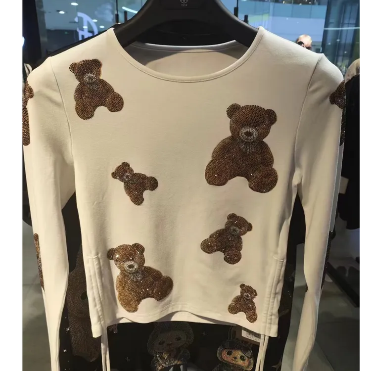 TCH轻奢烫钻工艺时尚卡通小熊百搭长袖T恤T75C08E9018私服tch