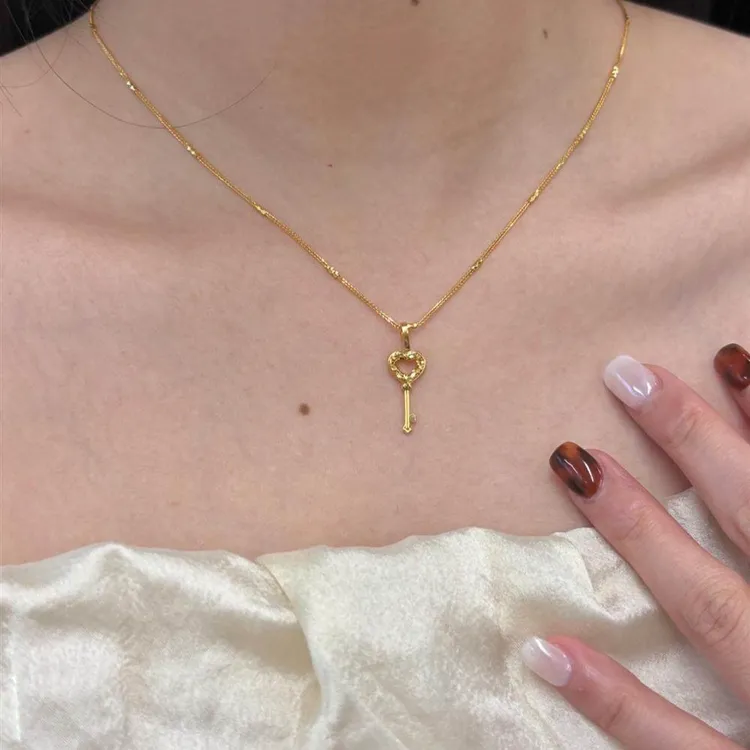 卡柒 铜合金项链 爆闪碎冰冰镂空钥匙项链女轻奢小众高级感锁骨链