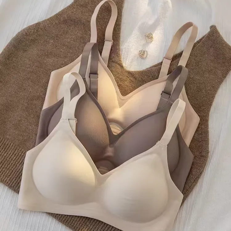 加厚手掌杯小胸聚拢上托无痕提拉防下垂无钢圈收副乳舒适文胸罩
