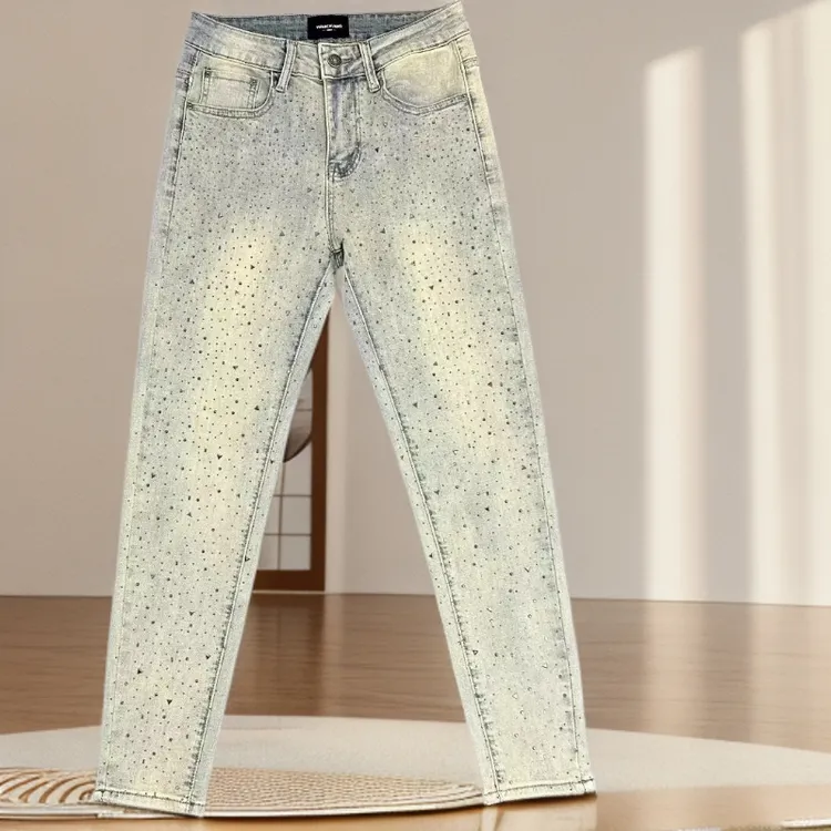 高端烫钻牛仔裤男泥黄色2025新款潮流弹力美式休闲修身小脚长裤子