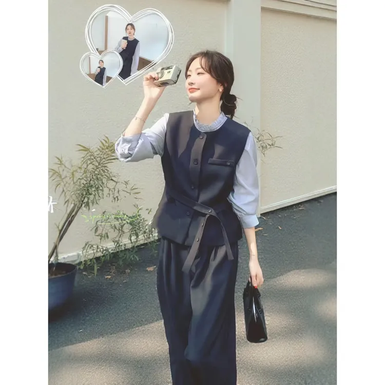 X339168-韩系松弛感套装女秋季时尚轻熟马甲木耳边衬衫阔腿裤三件