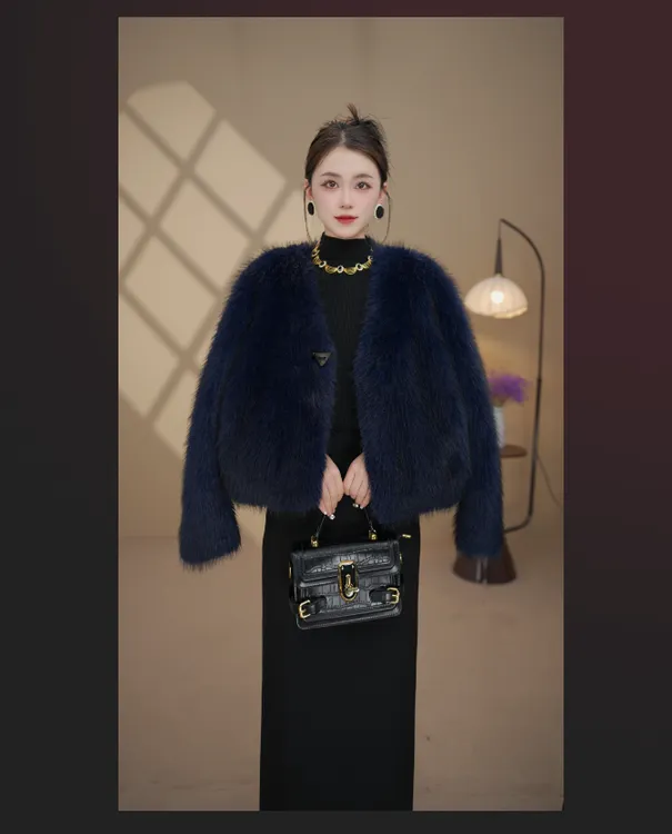 【专柜品质】纽扣厚款常规V领短款中老年女装小香风女士短外套9817