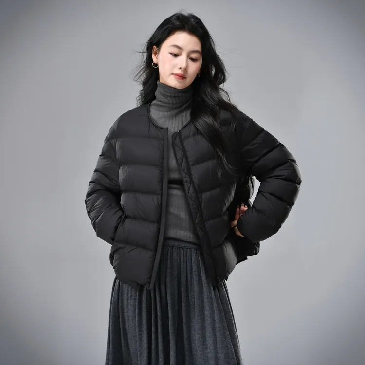 【7703-xhs】冬季女士短款圆领休闲风修身运动时尚户外百搭羽绒服