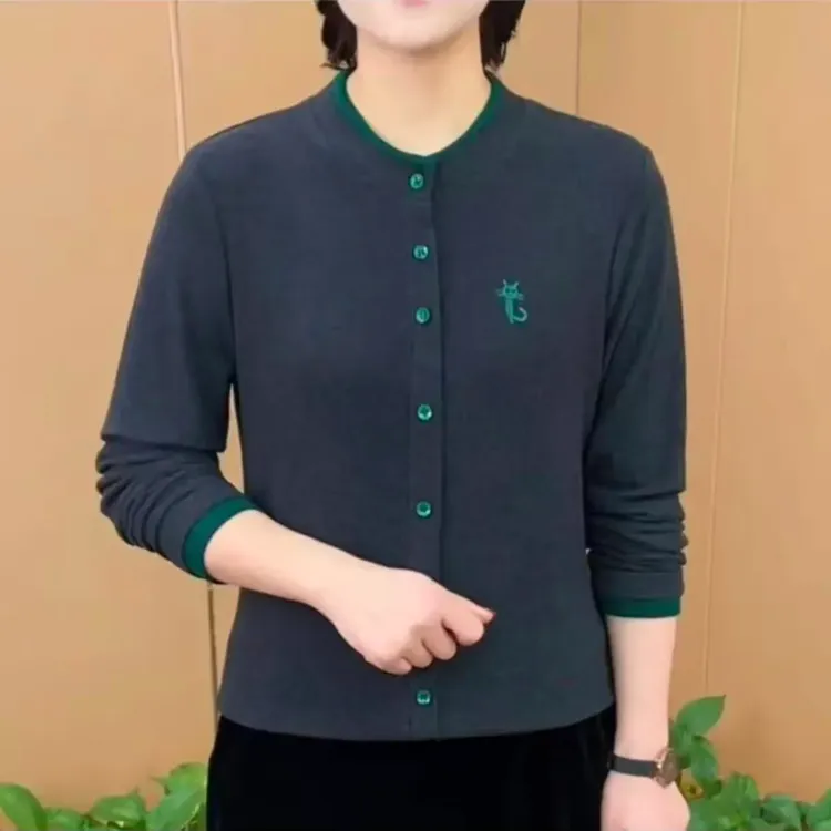 2025秋冬新款圆领纽扣刺绣长袖套头打底衫中老年女装洋气妈妈气质