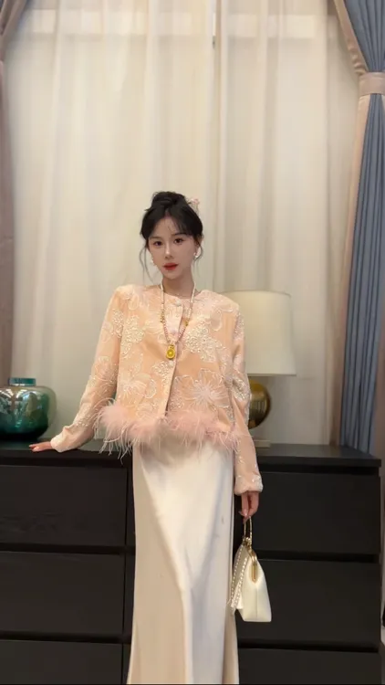 2025秋季新款气质款上衣重工钉珠小香风女外套时尚贵气感26065