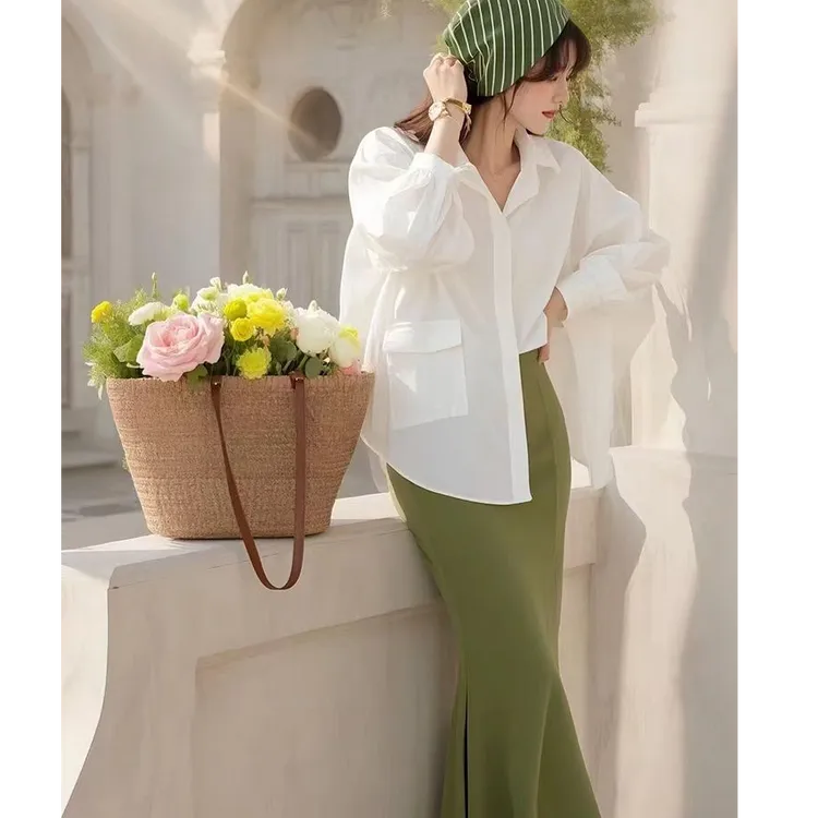 开春穿搭一整套2025超火职业休闲绿色衬衫裙子两件套女装新款时尚