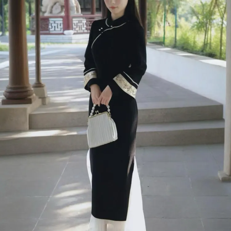 俏娘鱼黑色素雅新中式倒大袖绣花旗袍女2025冬新款改良年轻款日常