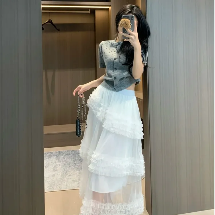 2025夏季韩系小众设计感钉珠圆领短袖针织开衫女高级感百搭上衣