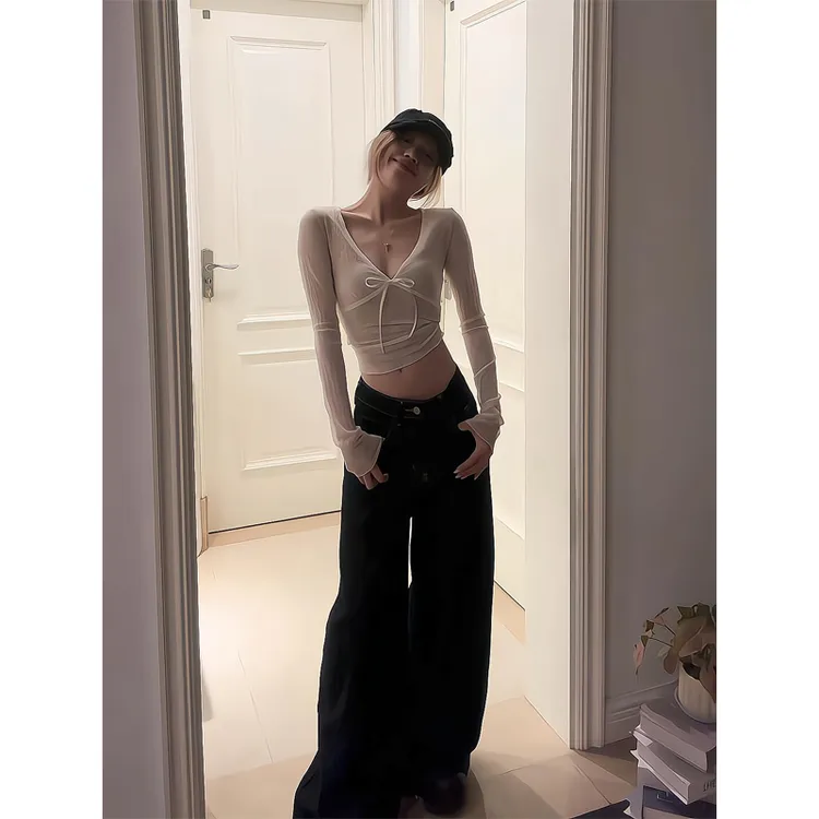 【上衣现货】辣妹v领蝴蝶结长袖t恤内搭别致短款上衣直筒阔腿裤子女