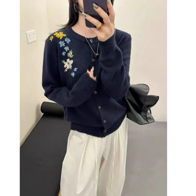 2025欧美风新款刺绣外套花朵毛衣绣花保暖开衫上衣针织衫1319