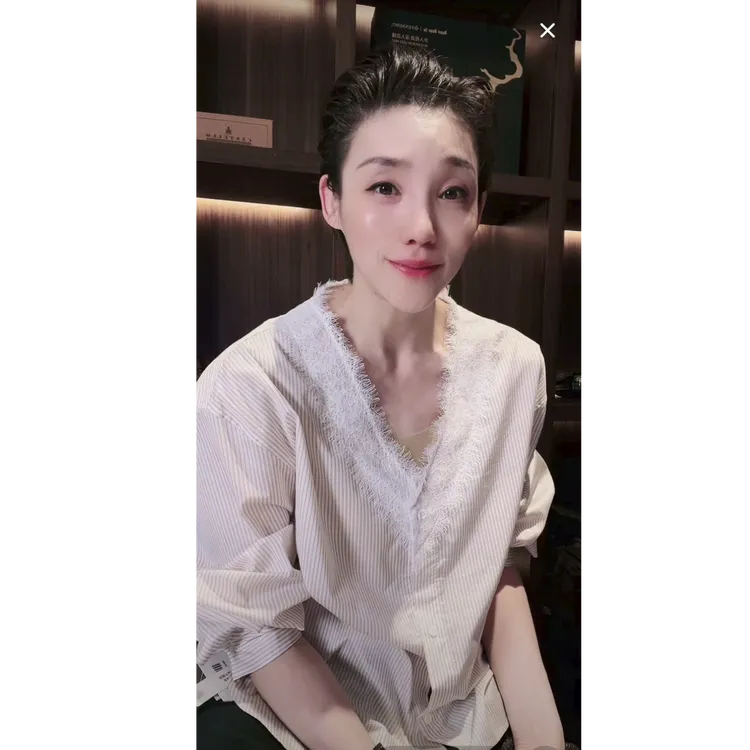 色织蕾丝拼接 V领条纹休闲衬衫 CS0674