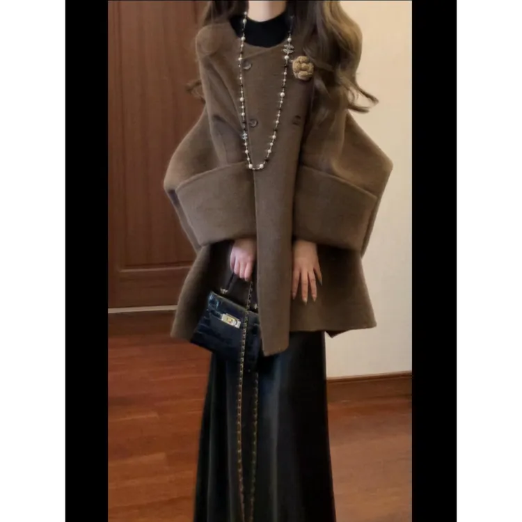 2025秋冬新款美拉德棕色高级感中长款呢子大衣搭缎面半身裙套装女