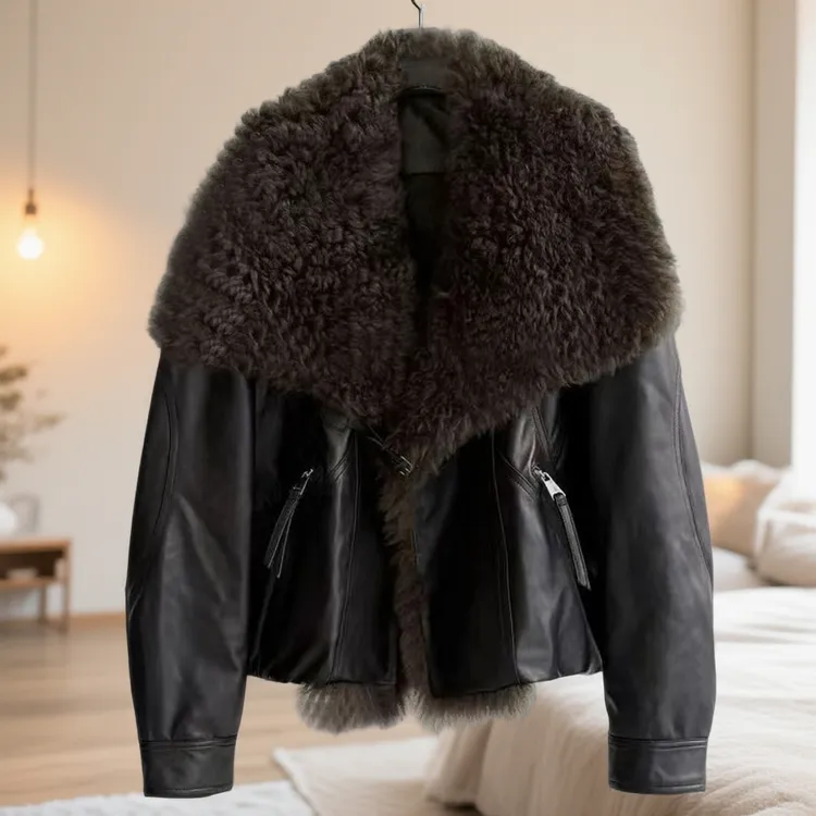 海宁2025冬季新款绵羊皮白真皮鹅绒皮衣女高级感托卡大毛领外套