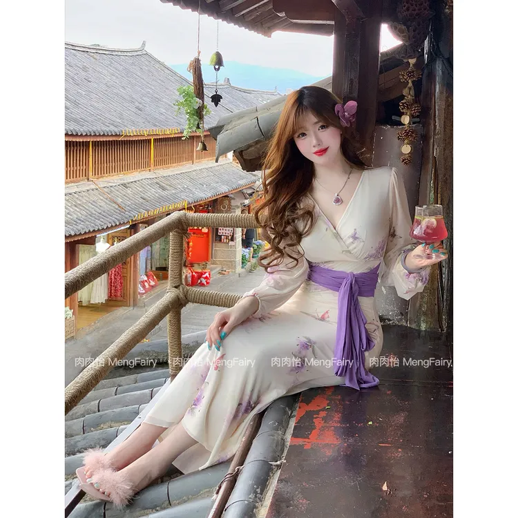 萌面侠肉肉怡 现货【墨染紫梦】紫罗兰花卉温柔气质V领连衣裙5480B