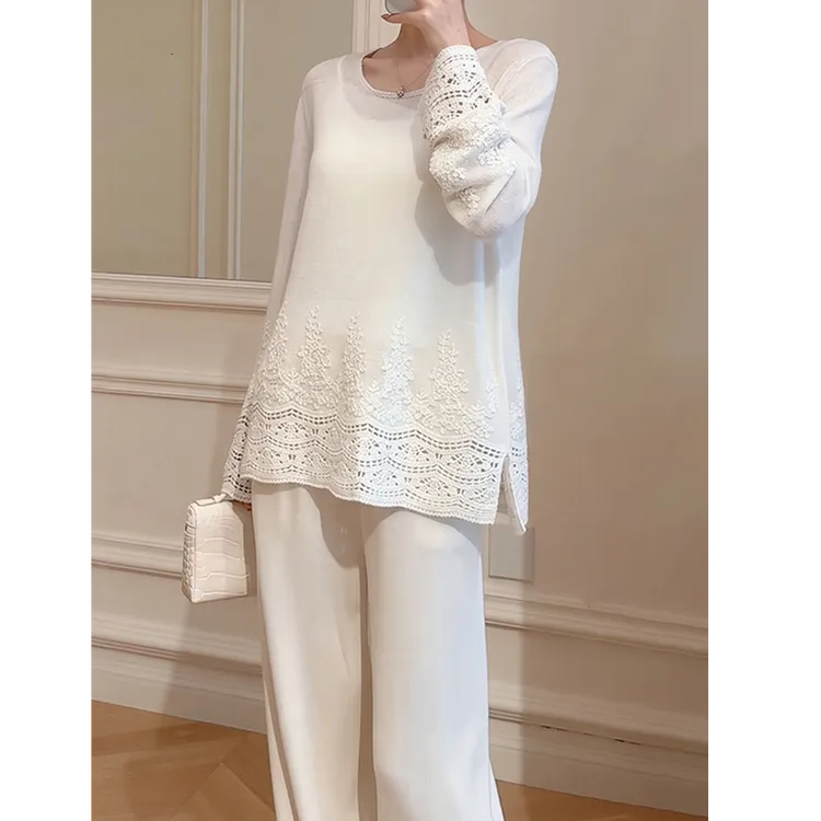 白色圆领长袖针织衫女秋冬新款高级感宽松显瘦镂空钩花设计感上衣