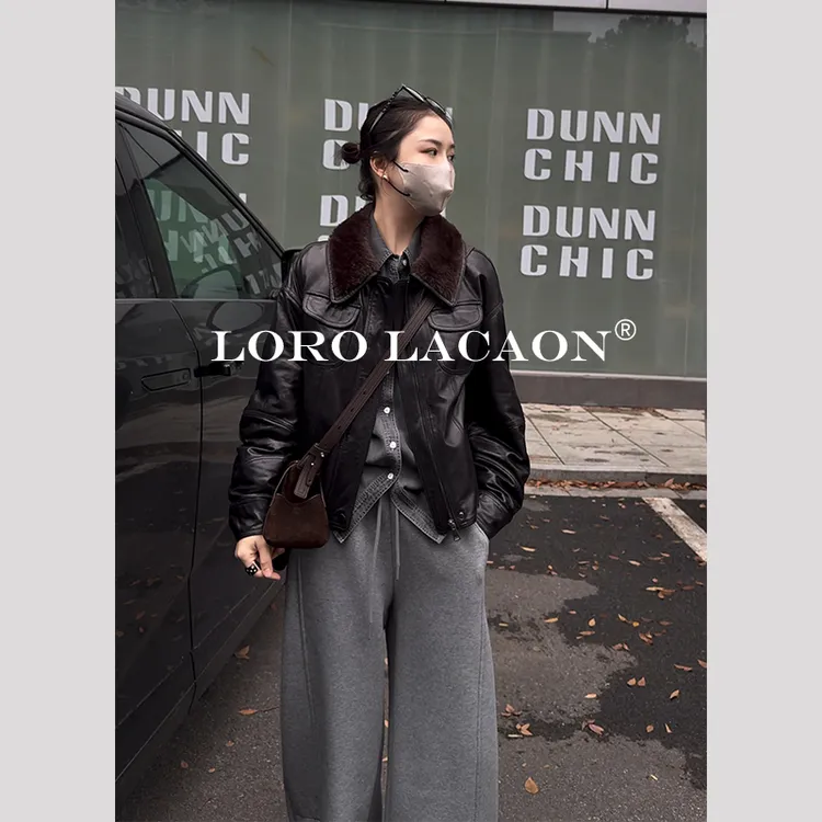 以赛亚 漫步街头 95白鹅绒拉贡毛领翡翠油蜡真皮派克皮羽绒 25136