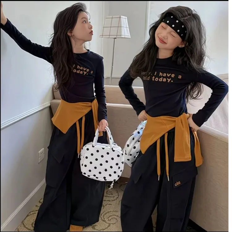 女童秋季2025洋气印花打底披肩工装裤三件套潮流时尚