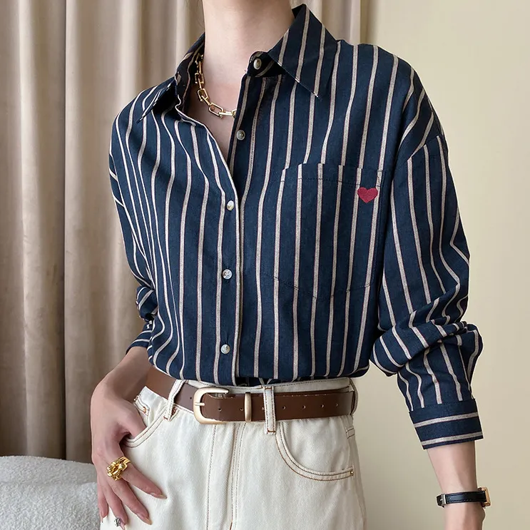 法式别致磨毛不易皱蓝条竖条纹宽松显瘦衬衫叠穿爱心刺绣秋冬新款