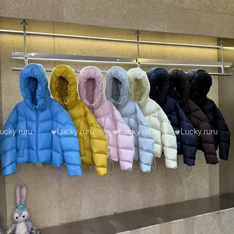 韩版连帽泡芙羽绒服2025冬季纯色设计感小个子面包外套