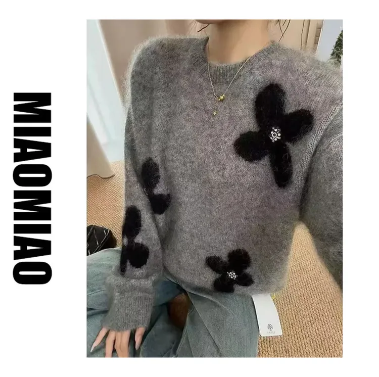 【大码】黑色四叶花」花朵提花钉珠花蕊高级感减龄长袖套头毛衣5086