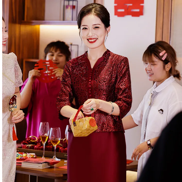 喜婆婆婚宴装高端洋气喜妈妈结婚礼服红色连衣裙假两件套女秋