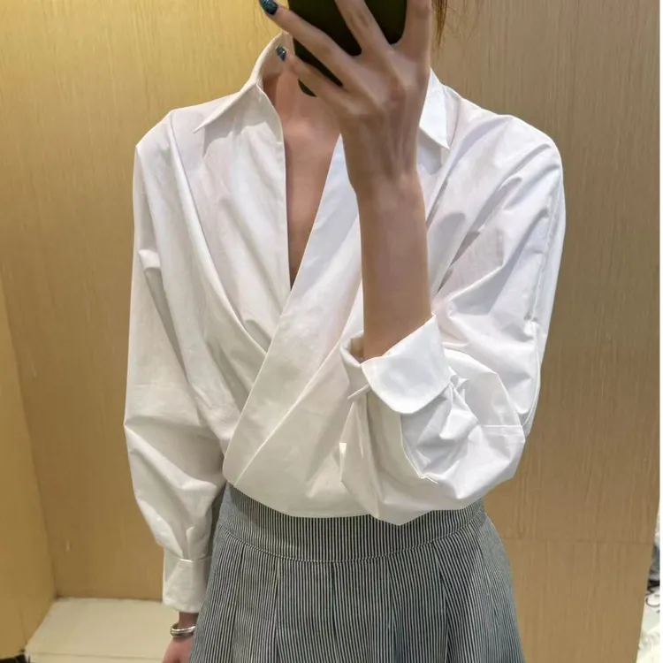 高级感通勤简约气质休闲落肩吧v领白色衬衫设计感挺括有型上衣女