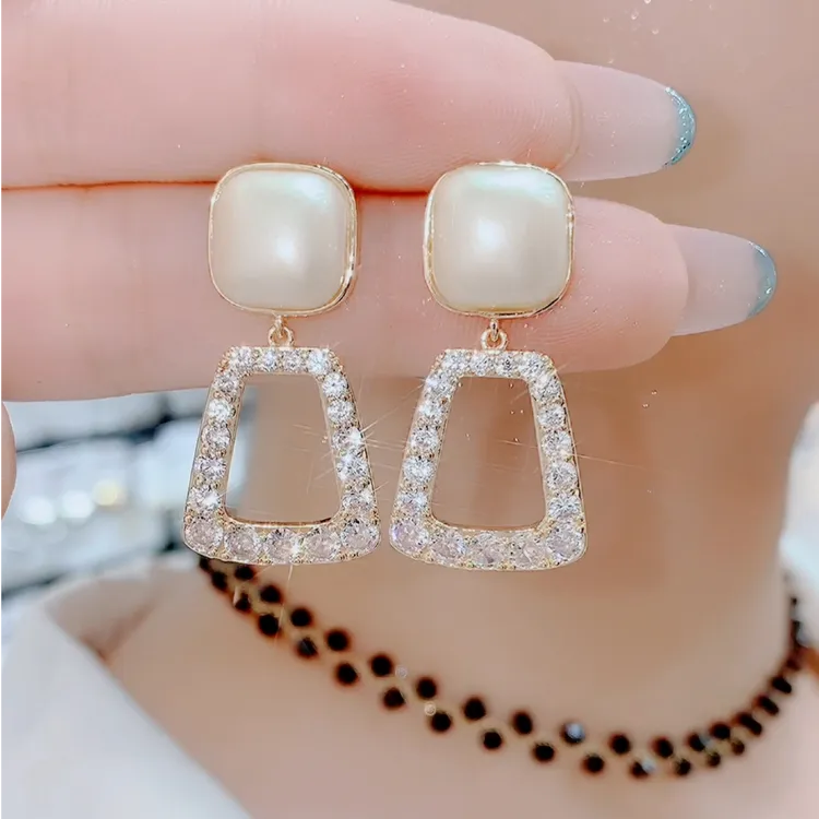 铜合金合成锆石耳饰 0369时尚个性几何短款梯形百搭耳环