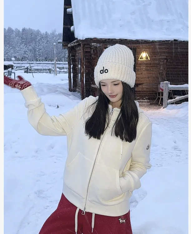 金三三【慵懒有仪】2025冬季时尚休闲设计师双面绒保暖帽衫H6652