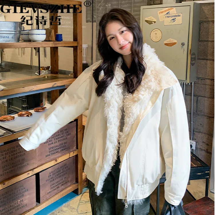 纪诗哲宽松加厚90白鸭绒羽绒服女2025新款冬羊卷毛工装派克服外套