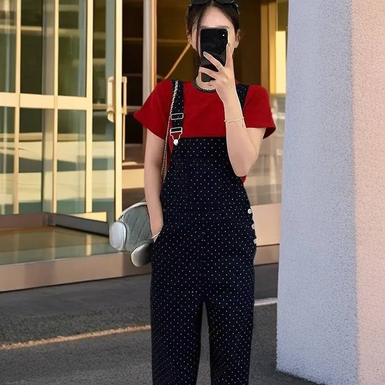 连体背带裤。带裤显瘦