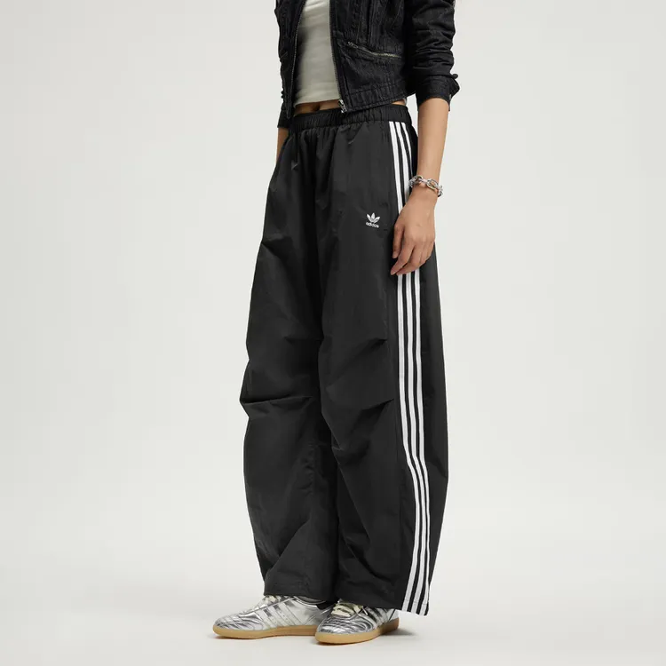 阿迪达斯 新款条纹款速干女子宽松运动裤梭织弯刀裤KS3324