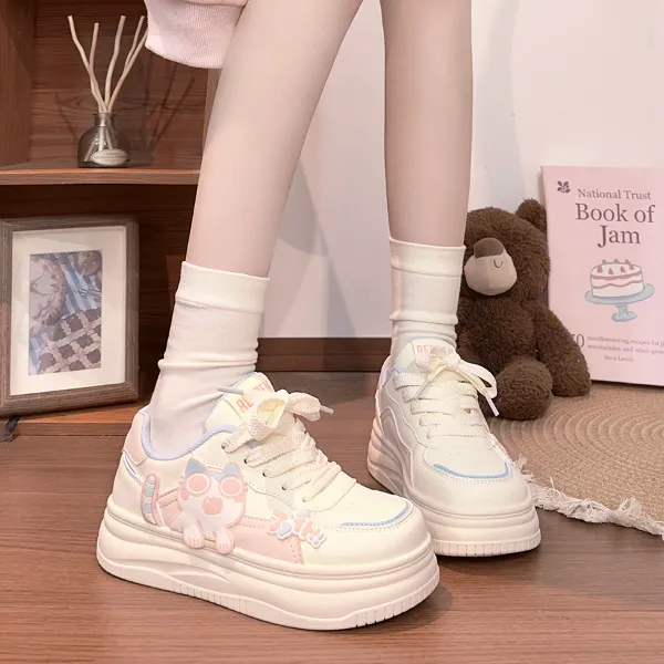 人本白粉少女板鞋女新款卡通图案厚底小白鞋可爱猫咪软底休闲鞋子