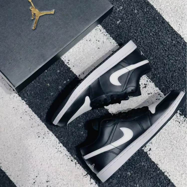 Nike AIR JORDAN 1 LOW 低帮黑白色男款新款复古篮球鞋553558-043
